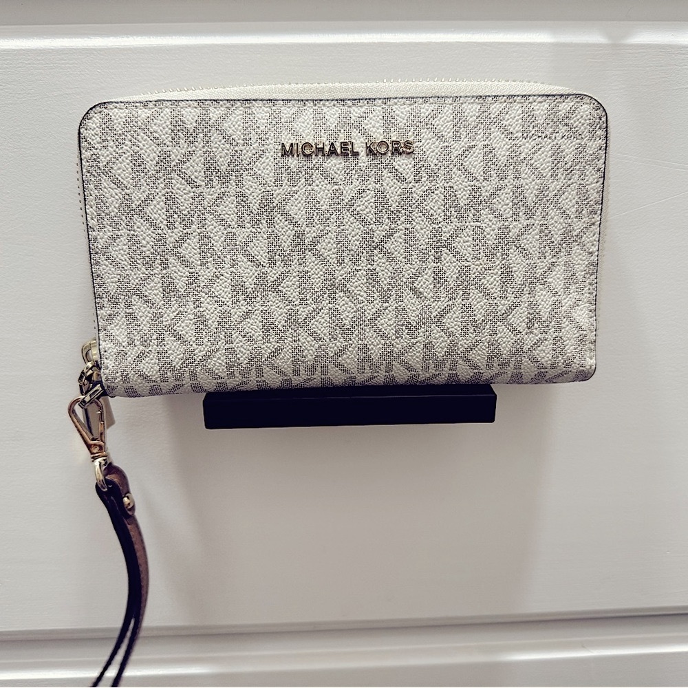 Michael Kors Wallet Wristlet